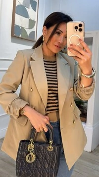 Blazer Alongado Karina Botões Duplos Dourados E Lapelas