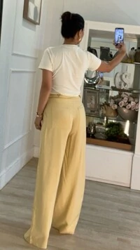 Calça Pantalona Pregas Frontais Cintia Martingalê Na Pala