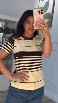 Blusa Malha Listrada Celine Com Gola Ondulada