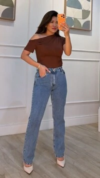 Blusa Malha Layla Ombro Vazado Detalhe Pregas