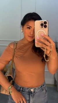 Blusa Malha Layla Ombro Vazado Detalhe Pregas