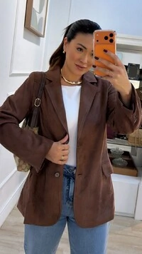 Casaco Suede Liz Com Bolsos Frontais e Botões Nos Punhos