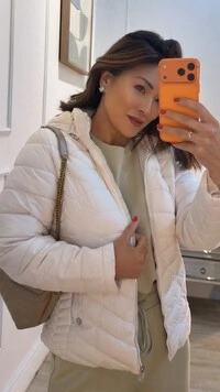 Casaco Nylon Capuz Removível Yasmin Forro De Pelinho