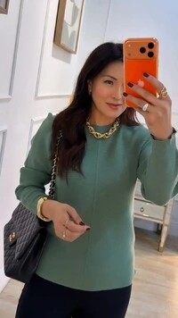 Blusa Tricot Punhos Largos Lavínia Detalhe Nervura Frontal Na Vertical