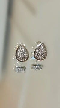 Gota Pequena Cravejada Em Strass
