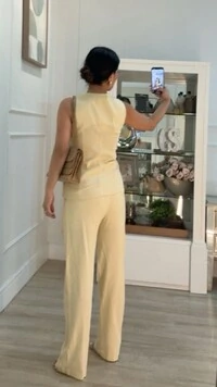 Colete Alongado Viscose Com Linho Helena Bolsos Frontais Com Lapela