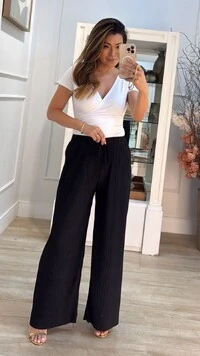 Calça Pantalona Plissada Yandra Amarração Frontal