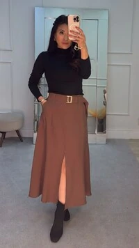 Saia Midi Evasê Fenda Frontal Rebeka Cinto Faixa Fivela Dourada