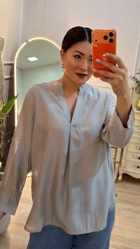 Blusa Alongada Acetinada Decote V Nancy Mangas 7/8