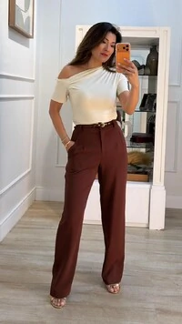 Blusa Malha Layla Ombro Vazado Detalhe Pregas