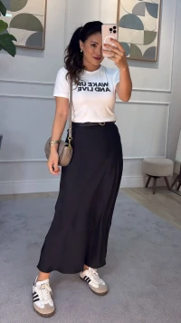 T-Shirt De Malha Izabelly Escrita Make Up And Live