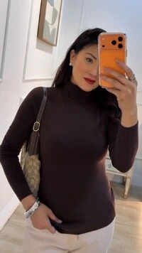 Blusa Gola Rolê Alice Detalhes Canelados