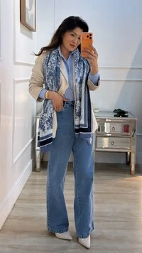 Casaco Suede Liz Com Bolsos Frontais e Botões Nos Punhos