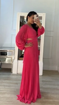 Vestido Longo Plissado Monica Detalhes Vazados Na Cintura