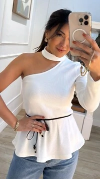 Blusa Alongada Canelada Peplum Ombro Único Chloe Cinto Fino