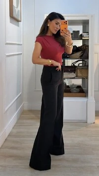 Blusa Manga Japonesa Olivia Com Franzido No Ombro