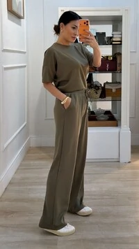 PRÉ-VENDA ENVIO ESTIMADO À PARTIR DO DIA 20/02 Conjunto Helena Blusa E Calça Pantalona