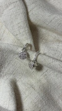 Brinco Pequeno Argola Cravejada Com Pingente