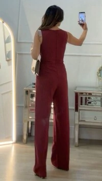 Macacão Alfaiataria Camille Recorte Em V No Busto