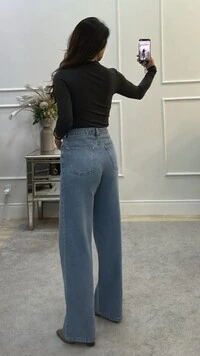 Blusa Básica Giovanna Gola Média E Mangas Longas