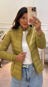Jaqueta Puffer Nylon Beatrice Gola Alta E Pespontos Diagonais