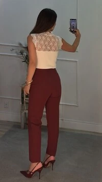 Blusa Tricot Decote Coração Jane Detalhe Rendado