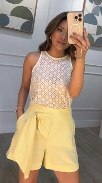 Blusa Regata Cavada Rendada Ingrid Fendas Laterais