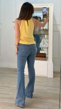 Blusa Regata Crepe Cava Americana Vivian Gola Detalhe Ondulada