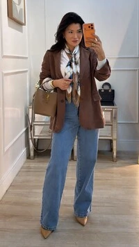 Blazer Suede Liz Com Bolsos Frontais e Botões Nos Punhos