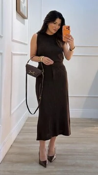 Saia Midi Tricot Detalhe Botão Forrado Natasha Fenda Posterior