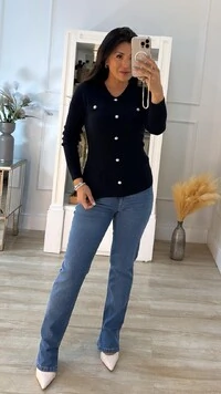 Suéter Tricot Canelado Carol Com Botões De Flor Em Pérola