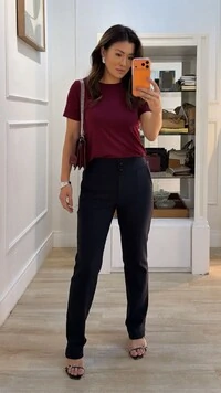 Blusa Malha Amanda Mangas Curtas com Nervuras em Relevo