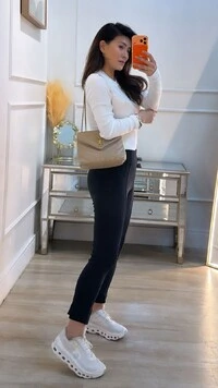Calça Super Skinny Lívia Nervuras Em Recortes Na Pala
