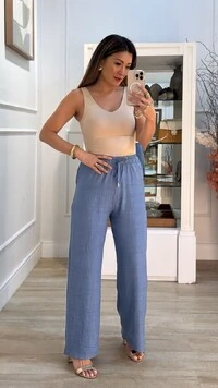 Calça Pantalona Pala Larga Paola Bolsos E Amarração Frontal