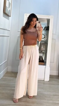 Blusa Regata Viscose Com Linho Magnólia Detalhe Recorte No Busto