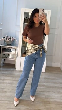 Blusa Básica Talia Gola Careca E Mangas Curtas