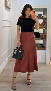 Blusa Malha Amanda Mangas Curtas com Nervuras em Relevo