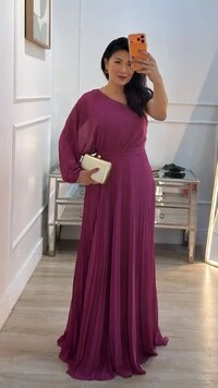 Vestido Longo Plissado Carla Manga Única Com Cinto Faixa