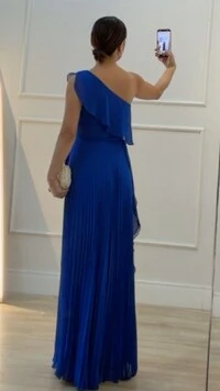 Vestido Longo Ombro Único Plissado Detalhe De Babado Taty Cinto Faixa