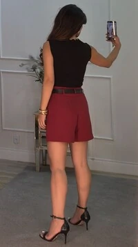 Shorts Alfaiataria Pregas Frontais Eliana Cinto De Couro Eco