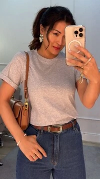 Blusa Básica Ayumi Mangas Curtas Com Punhos Dobrados