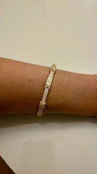 Bracelete Cravejado Em Strass Com Detalhes Triplo X