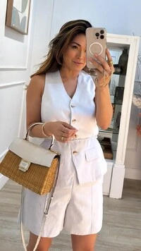 Colete Decote V Bolsos Fake Milena Cinto Fino Trançado