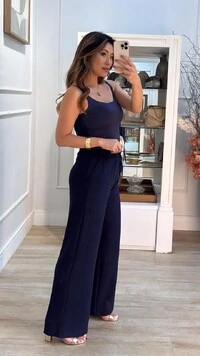 Calça Pantalona Pala Larga Franzida Com Amarração Luiza Bolsos Frontais