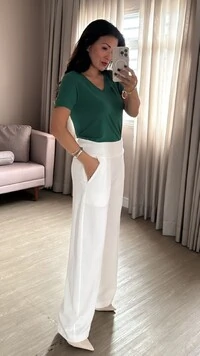 Blusa De Malha Decote V Fabiola Ombros Com Nervuras Caneladas