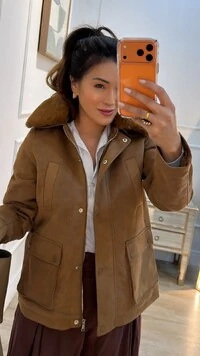 Parka Casaco Suede Sandy Capuz Com Gola De Pelo