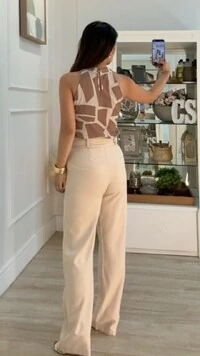 Calça Pantalona Marie Botões Duplos Resinados Com Brilho