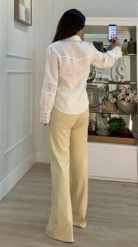 Camisa Linho Erika Mangas Bufantes Detalhe Em Renda