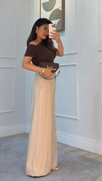 Blusa Malha Layla Ombro Vazado Detalhe Pregas