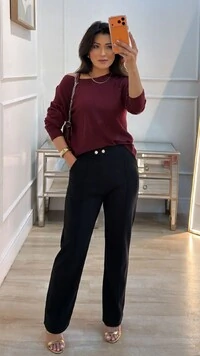 Calça Reta Texturizada Lucy Detalhe Na Pala Dourado Com Strass